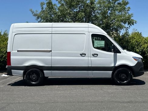 New 2025 Mercedes-Benz Sprinter 2500 image 2