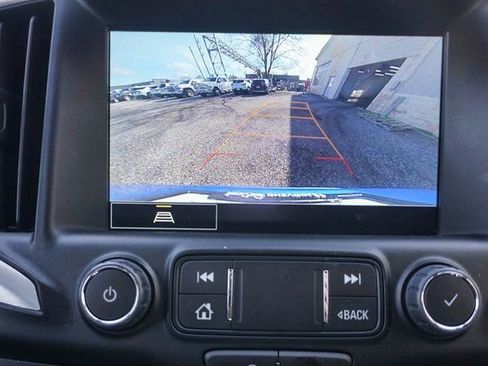 Used 2024 GMC Terrain SLT image 31