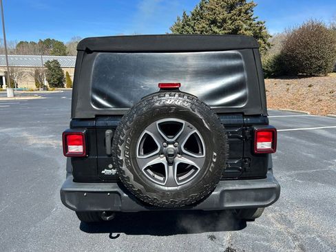 Used 2018 Jeep Wrangler Unlimited Sport S image 18
