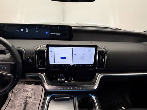 New 2025 Ford Expedition Platinum w/ Stealth Performance Package image 10