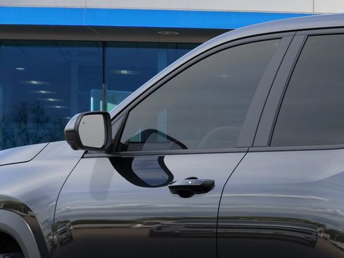 New 2026 Chevrolet Equinox LT w/ Convenience Package II FWD image 12