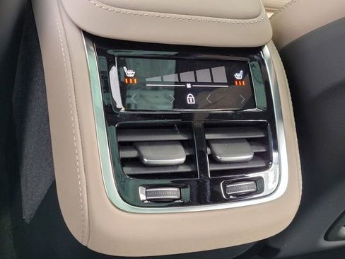 New 2026 Volvo XC90 B6 Ultra AWD/4WD image 17