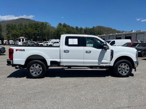 Certified 2025 Ford F250 Lariat w/ Chrome Package image 2