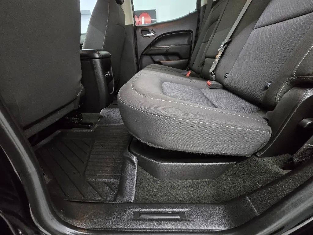 Used 2018 Chevrolet Colorado LT w/ LT Convenience Package RWD image 16