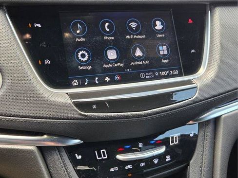 Certified 2025 Cadillac XT6 Luxury FWD image 28