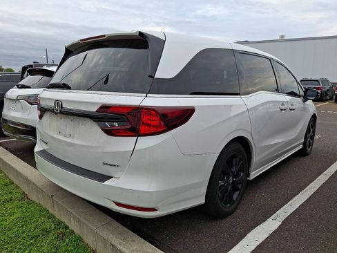 Used 2024 Honda Odyssey Sport image 4