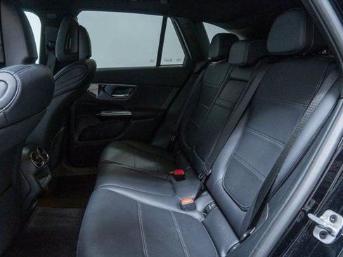 Used 2023 Mercedes-Benz GLC 300 4MATIC image 25