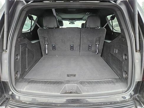 Used 2023 GMC Yukon XL SLT image 8