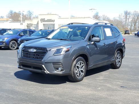 Used 2023 Subaru Forester Premium image 30