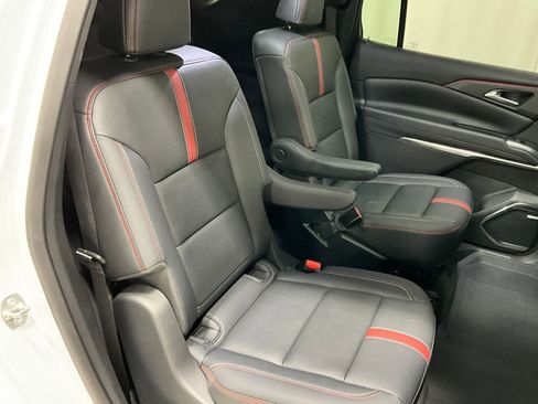 Used 2024 Chevrolet Traverse RS image 24