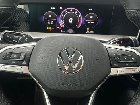 New 2026 Volkswagen Tiguan SE R-Line FWD image 21