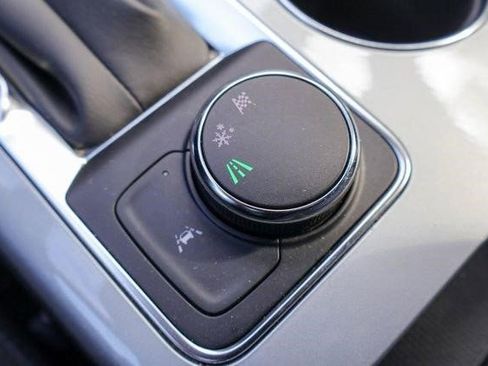 Certified 2025 Chevrolet Blazer LT FWD image 15