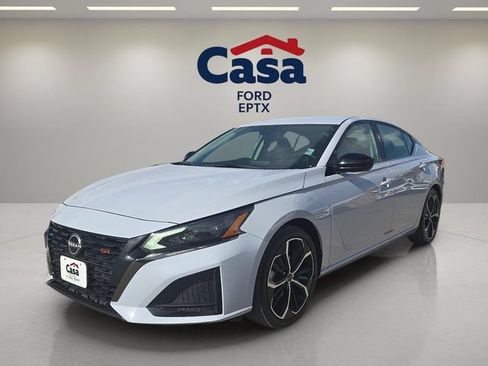 Used 2024 Nissan Altima 2.5 SR FWD image 6
