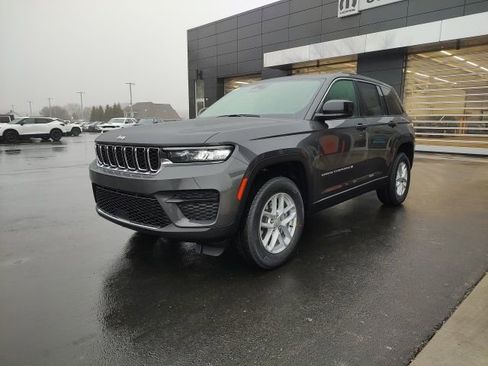 New 2026 Jeep Grand Cherokee Laredo image 7