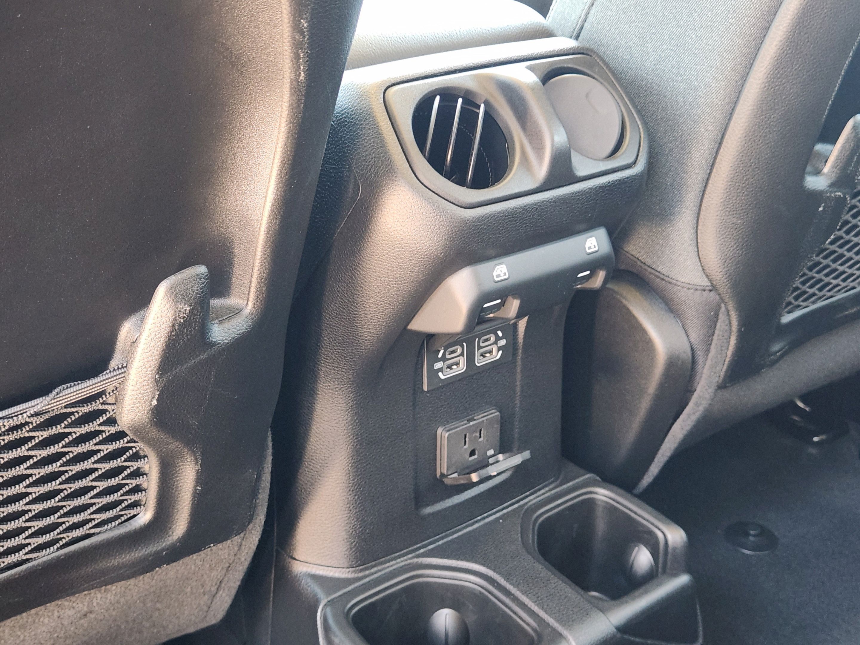 Used 2026 Jeep Wrangler Unlimited Rubicon AWD/4WD image 26