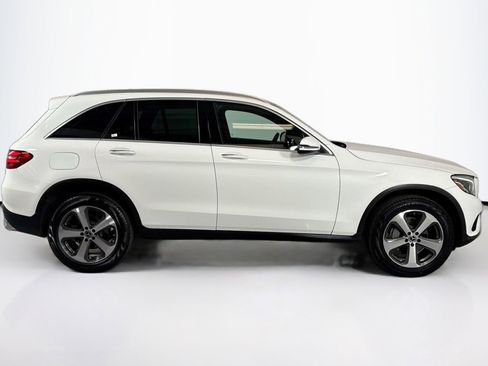 Used 2019 Mercedes-Benz GLC 300 image 4