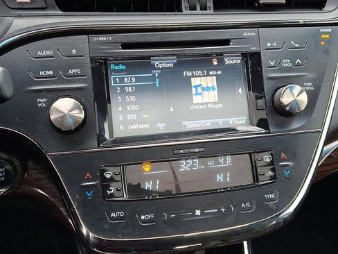 Used 2015 Toyota Avalon XLE Premium image 11