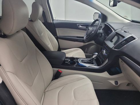 Used 2018 Ford Edge Titanium w/ Cold Weather Package AWD/4WD image 21