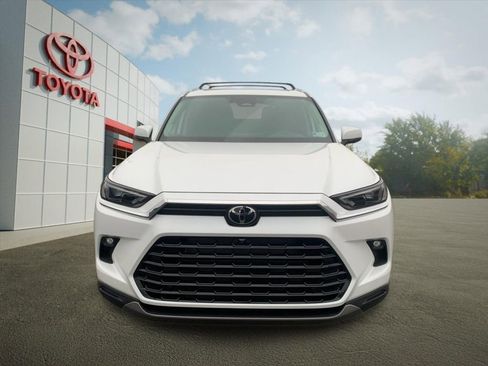 New 2026 Toyota Grand Highlander Limited image 8