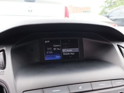 Used 2018 Ford Focus SE FWD image 16