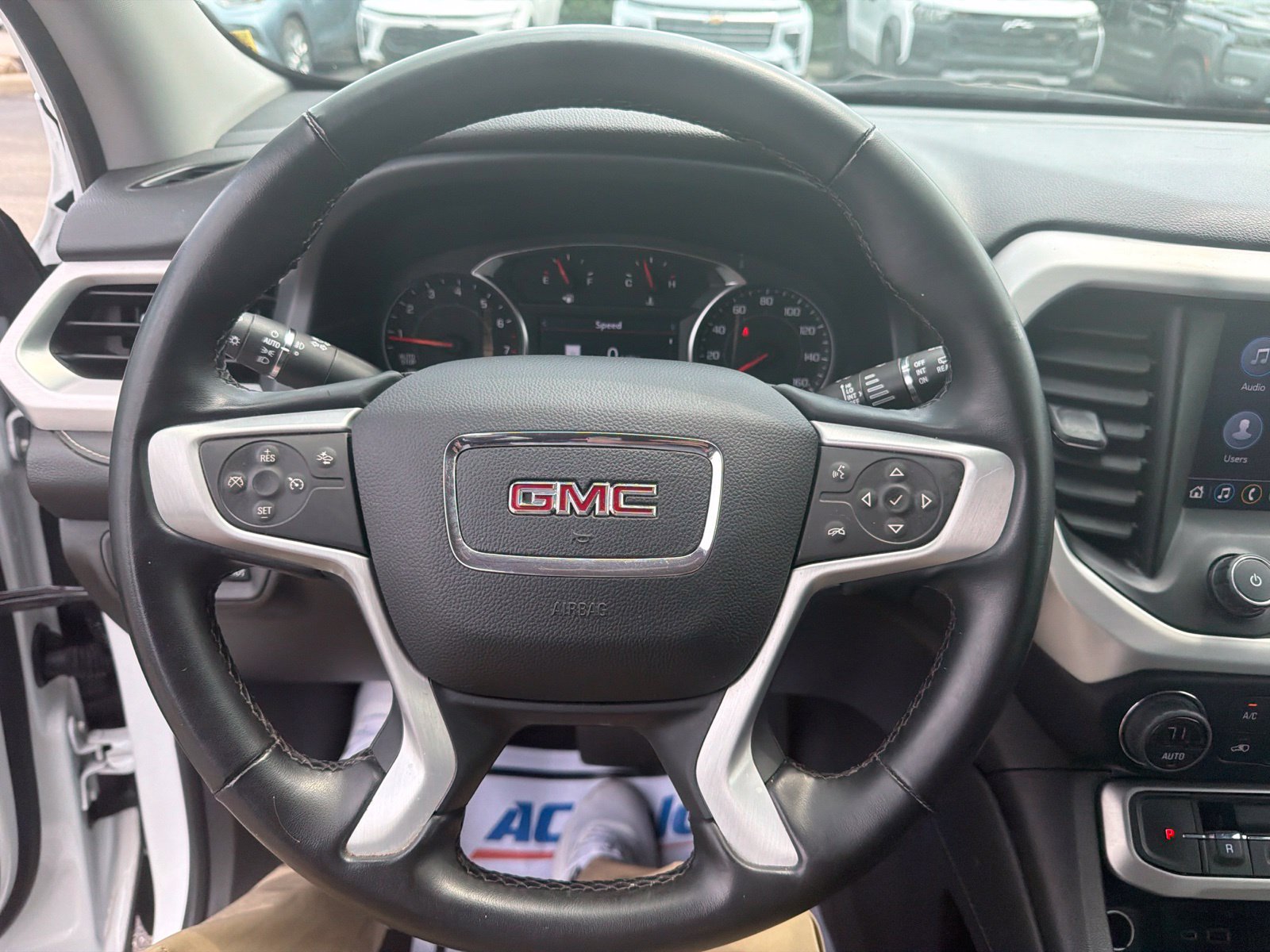 Used 2023 GMC Acadia SLT AWD/4WD image 13