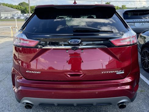 Used 2019 Ford Edge Titanium w/ Equipment Group 301A FWD image 5