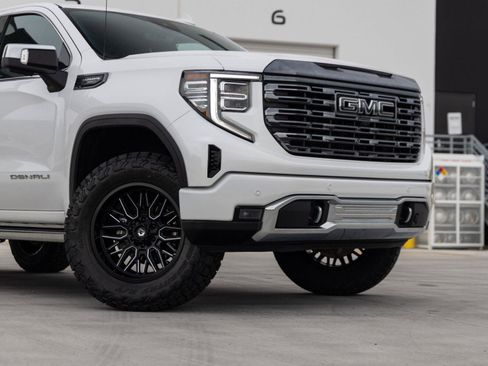 Used 2024 GMC Sierra 1500 Denali Ultimate AWD/4WD image 7