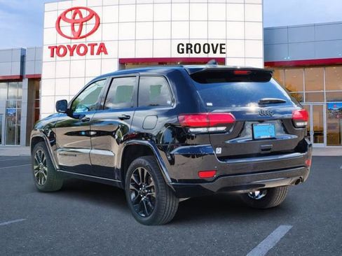Used 2018 Jeep Grand Cherokee Altitude AWD/4WD image 3