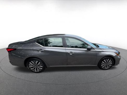 Used 2026 Nissan Altima 2.5 SV FWD image 15