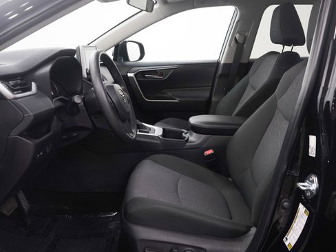 Used 2025 Toyota RAV4 XLE image 16