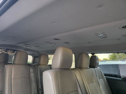 Used 2019 Nissan NV 3500 SL RWD image 17