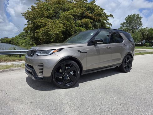 Used 2026 Land Rover Discovery Dynamic SE AWD/4WD image 1