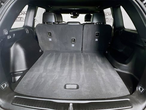 Used 2023 Jeep Grand Cherokee Altitude image 28