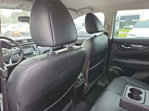 Used 2017 Nissan Rogue Sport SL image 12