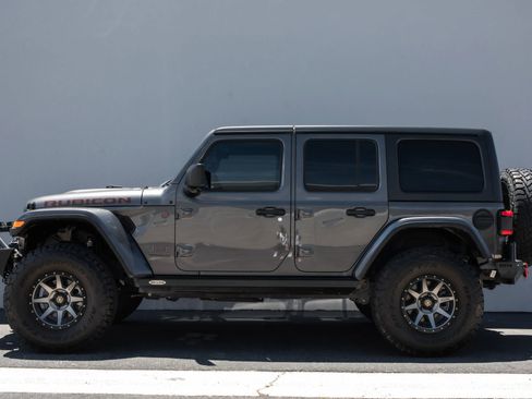 Used 2018 Jeep Wrangler Unlimited Rubicon w/ Dual Top Group image 8