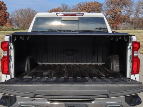 Used 2019 Chevrolet Silverado 1500 LTZ image 21