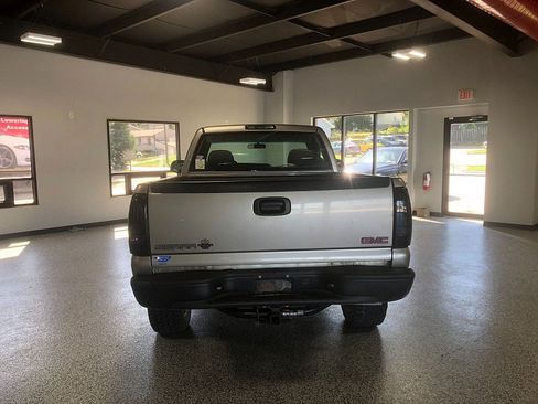 Used 2000 GMC Sierra 1500 SL w/ Convenience Group AWD/4WD image 4