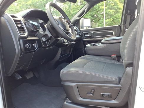 Used 2025 RAM 2500 Big Horn AWD/4WD image 12