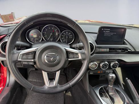 Used 2019 MAZDA MX-5 Miata RF Grand Touring image 15
