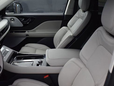 New 2025 Lincoln Aviator Reserve w/ Equipment Group 201A image 10