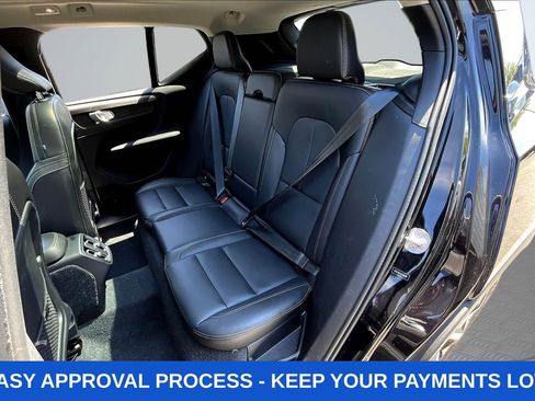 Used 2024 Volvo XC40 B5 Plus AWD/4WD image 28