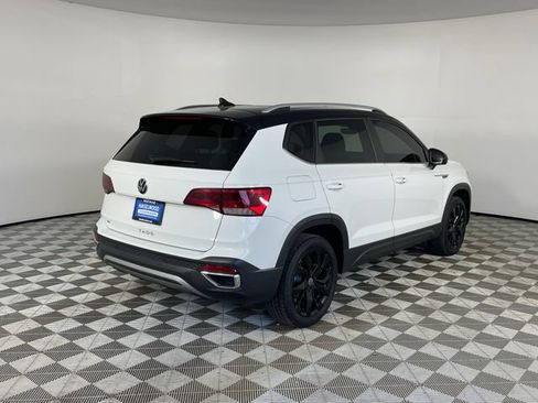 Used 2023 Volkswagen Taos SE FWD image 16