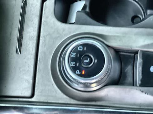 Used 2022 Ford Explorer XLT w/ Equipment Group 202A RWD image 16