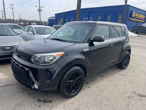 Used 2016 Kia Soul + image 1