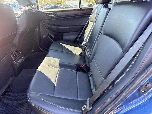 Used 2019 Subaru Outback 2.5i Limited AWD/4WD image 10