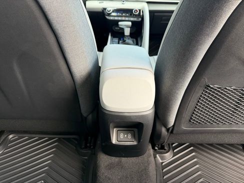 New 2025 Hyundai Elantra Limited image 21