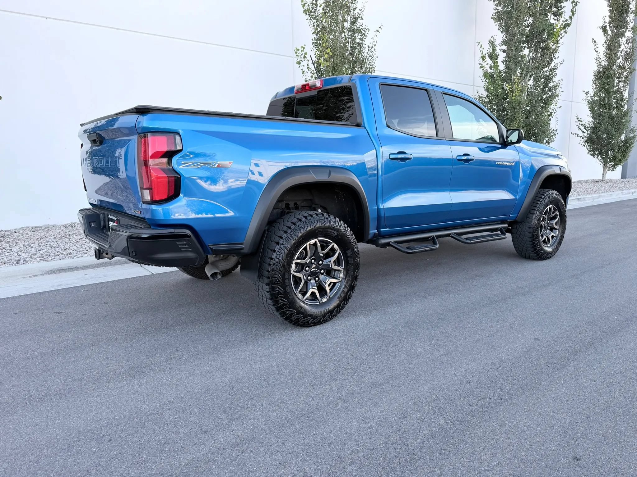 Used 2024 Chevrolet Colorado ZR2 w/ Technology Package AWD/4WD image 4