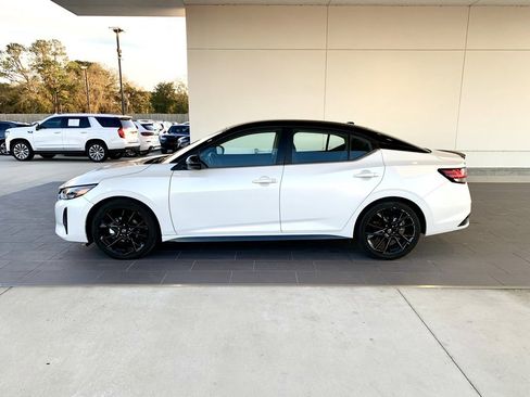 Used 2025 Nissan Sentra SR w/ Midnight Edition image 8