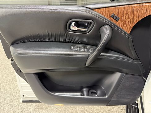 Used 2019 Nissan Armada Platinum w/ Captain's Chairs Package image 10