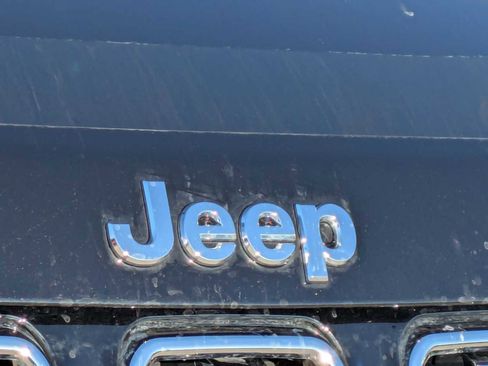 Used 2025 Jeep Compass Limited w/ Sun & Sound Group AWD/4WD image 11